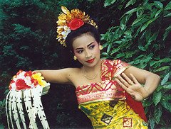 Pendet Traditional Dance from Bali 1